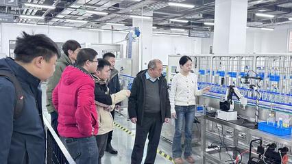 揚(yáng)州經(jīng)濟(jì)技術(shù)開(kāi)發(fā)區(qū)科技局李俊副局長(zhǎng)一行訪(fǎng)問(wèn)機(jī)械工程學(xué)院，共促工程與技術(shù)研究發(fā)展